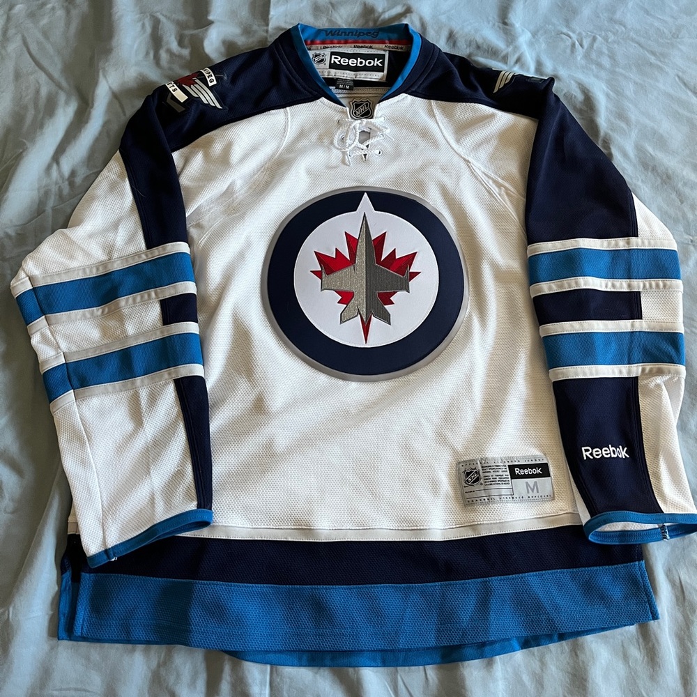 Winnipeg Jets Jersey - Size Medium